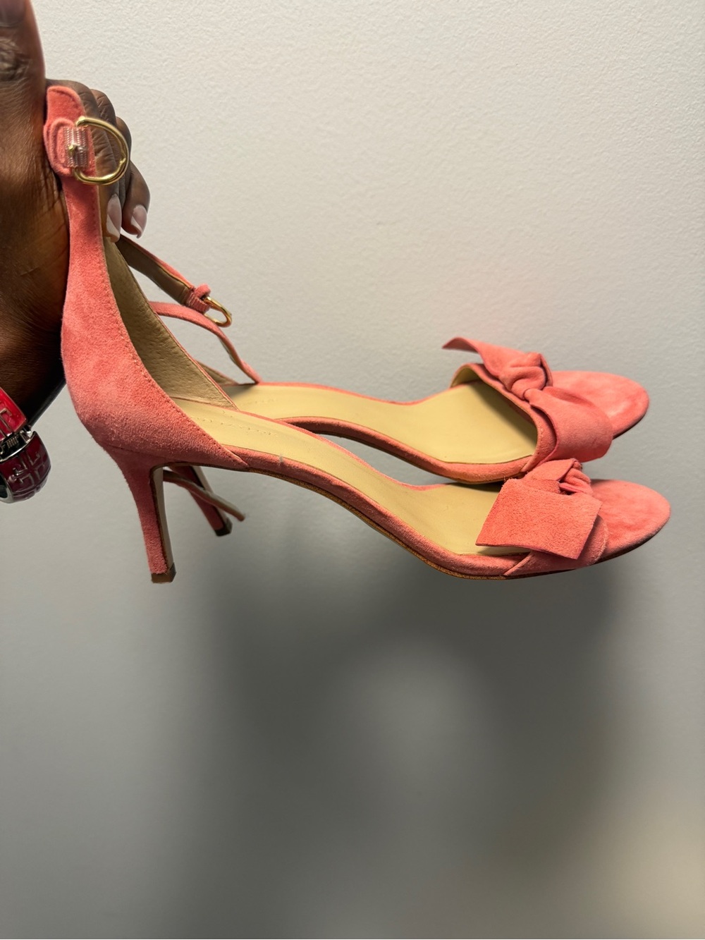 Ann Taylor Erica Suede Bow
Sandals